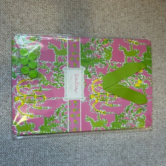 Lilly Pulitzer Magnetic Board with 6 Magnets - Trouble Hibiscus - Picture 2 of 2